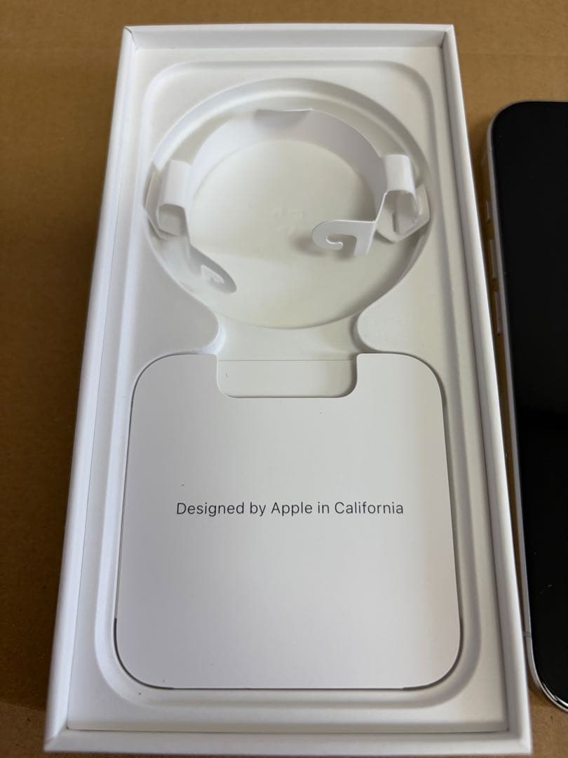 Apple iPhone 15 Pro ホワイトチタニウム 本体 箱付き