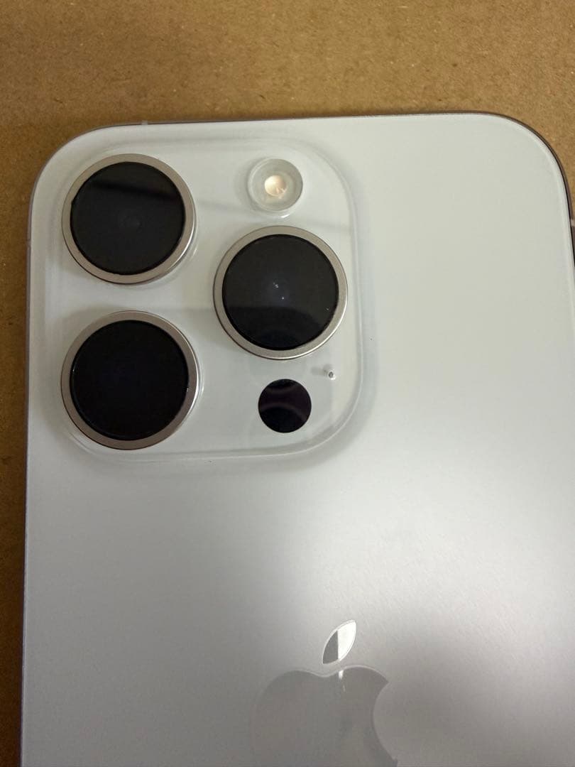 Apple iPhone 15 Pro ホワイトチタニウム 本体 箱付き
