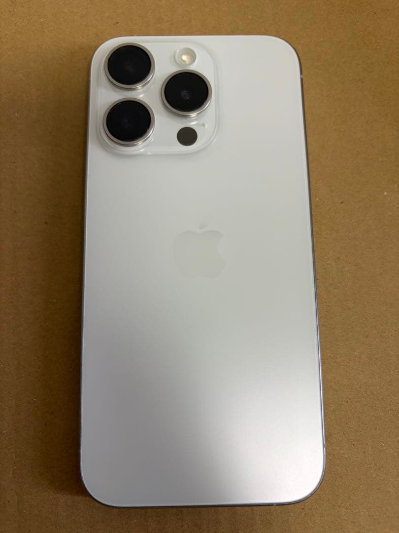 Apple iPhone 15 Pro ホワイトチタニウム 本体 箱付き
