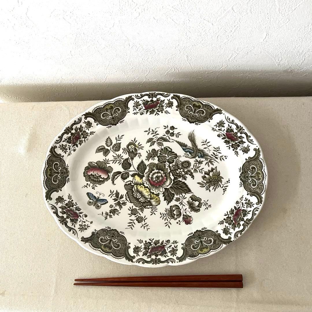 ☆M438 ○イギリス製　輪花型オーバル大皿【未使用】美しい