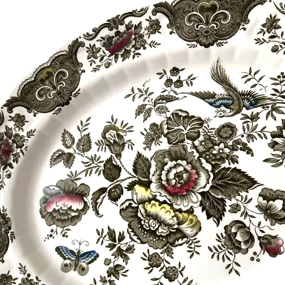 ☆M438 ○イギリス製　輪花型オーバル大皿【未使用】美しい