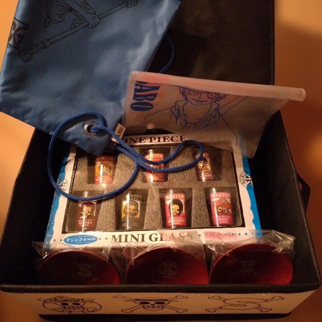 ワンピースグッズ（ 兄弟の誓い おちょこセット 盃 　ルフィ 　サボ 　エース）