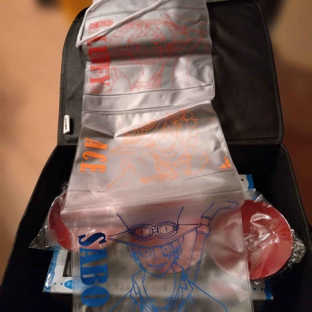 ワンピースグッズ（ 兄弟の誓い おちょこセット 盃 　ルフィ 　サボ 　エース）