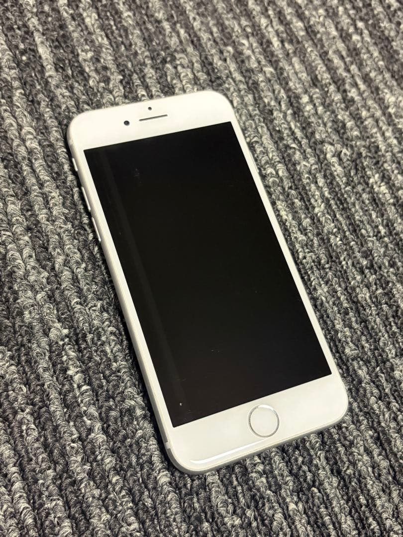 iPhone8 ホワイト　64GB