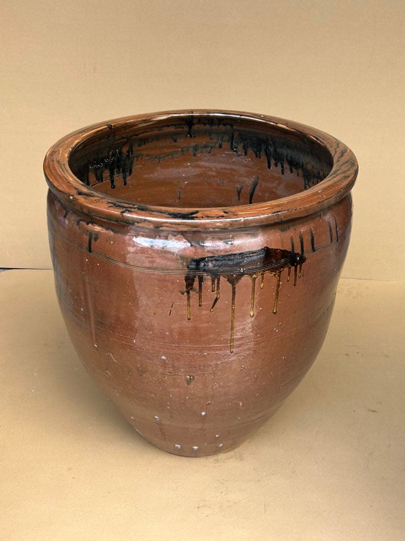 大型の甕 大型の壷　睡蓮鉢　メダカ鉢特に大きな甕　特大の甕