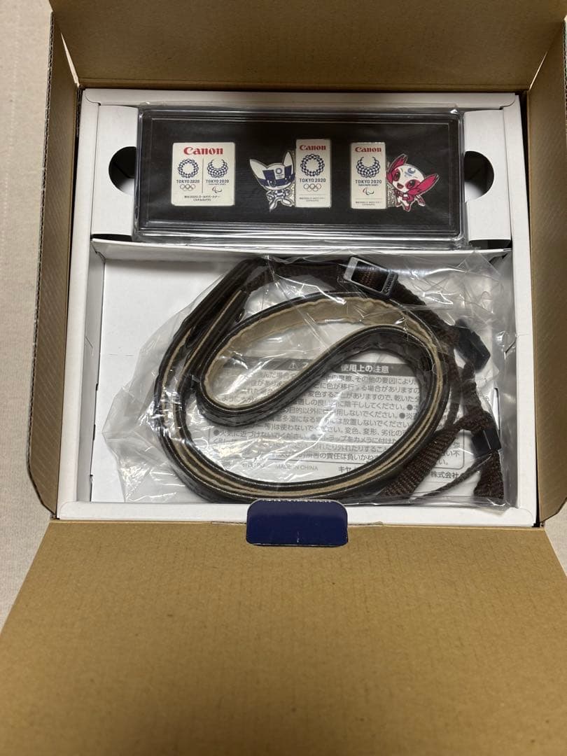 Canon EOS M200 リミテッドゴールドキット