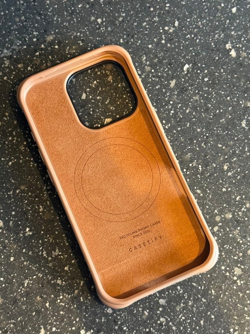 iPhone16pro BioVeg ケース 美品 casetify