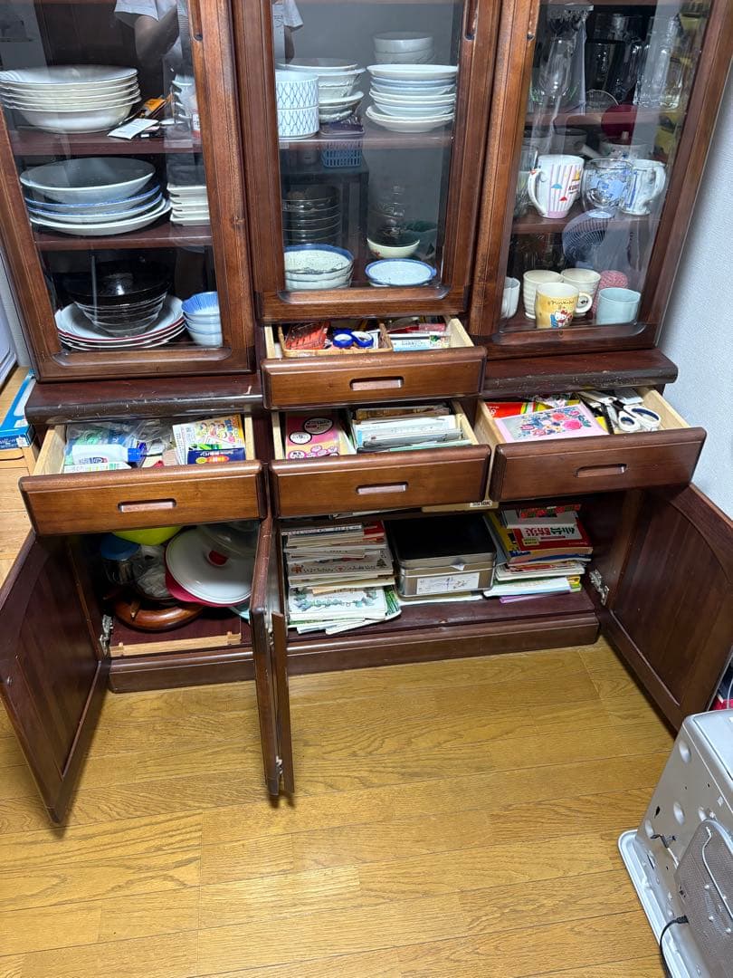 木製 食器棚 ガラス戸付き アンティーク調 高さ197cm（たのメル便送料込み）