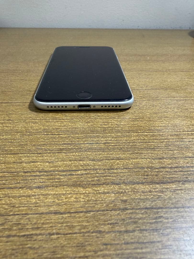 Apple iPhone se第二世代ホワイト 本体