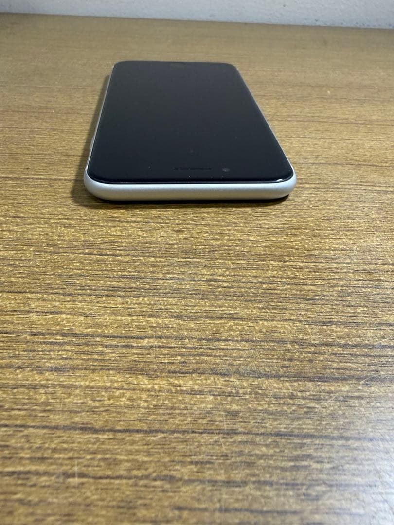 Apple iPhone se第二世代ホワイト 本体