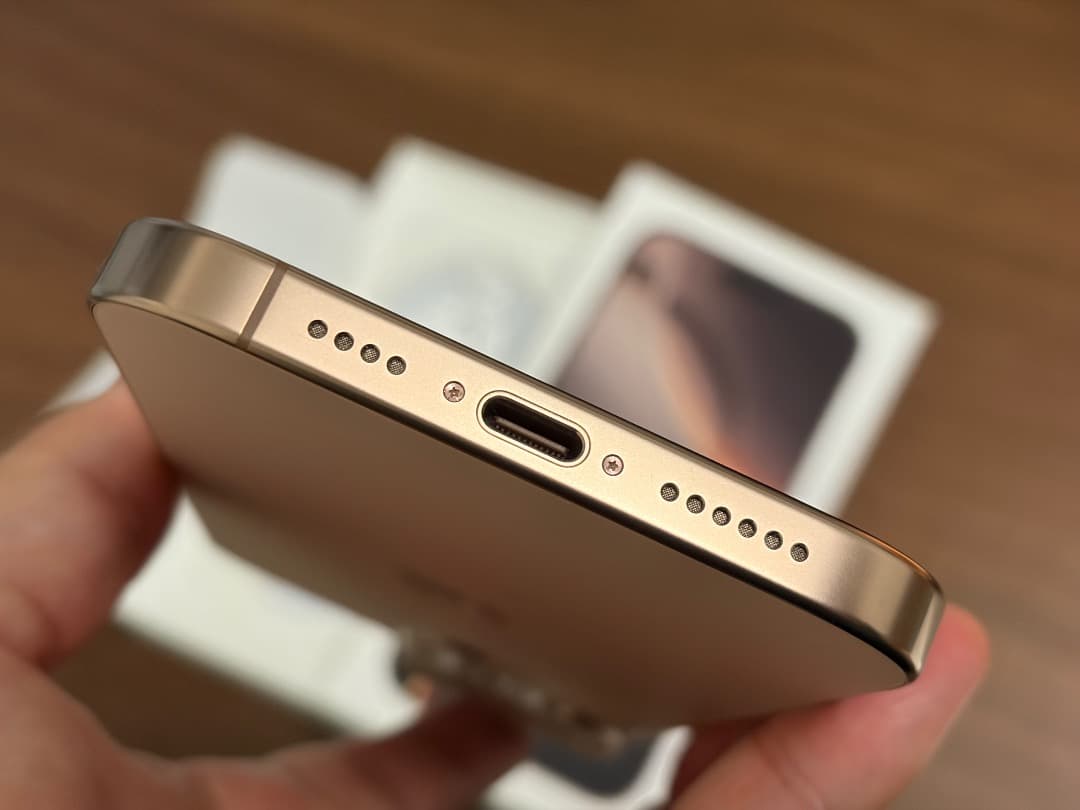 iPhone16proMax 256GB SIMフリー デザートチタニウム