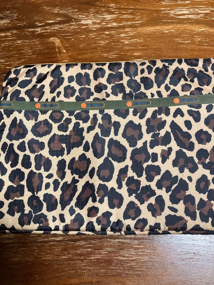 LeSportsac ヒョウ柄ノートPCケース　ミュベールトラベル　コラボ　完売