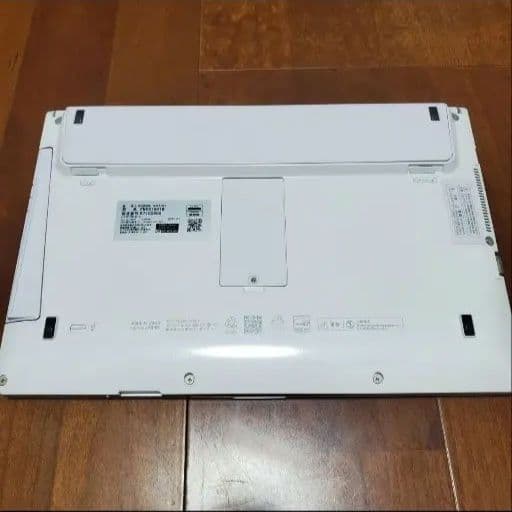 富士通 LIFEBOOK SH75/B1 Core i5 7th Gen