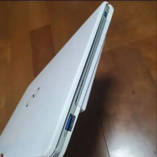 富士通 LIFEBOOK SH75/B1 Core i5 7th Gen