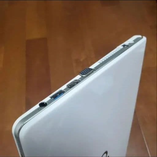 富士通 LIFEBOOK SH75/B1 Core i5 7th Gen