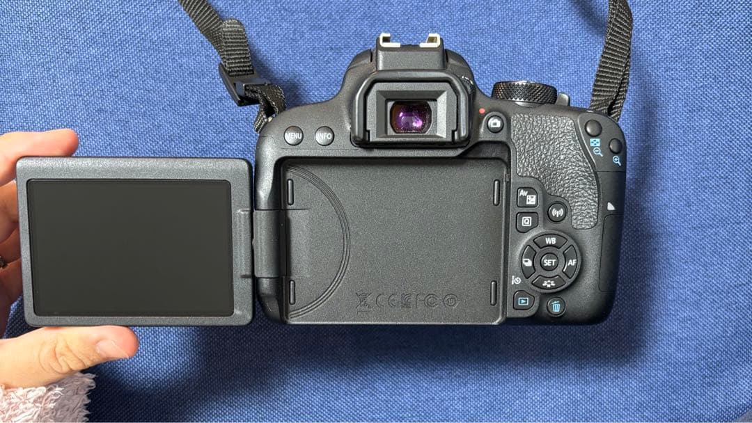 Canon EOS Kiss X9i 本体と50mmレンズ