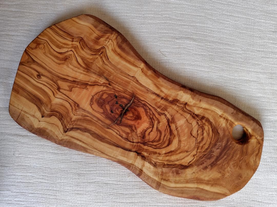 一点物 美しい渦模様 オリーブウッド カッティングボード 約35cm