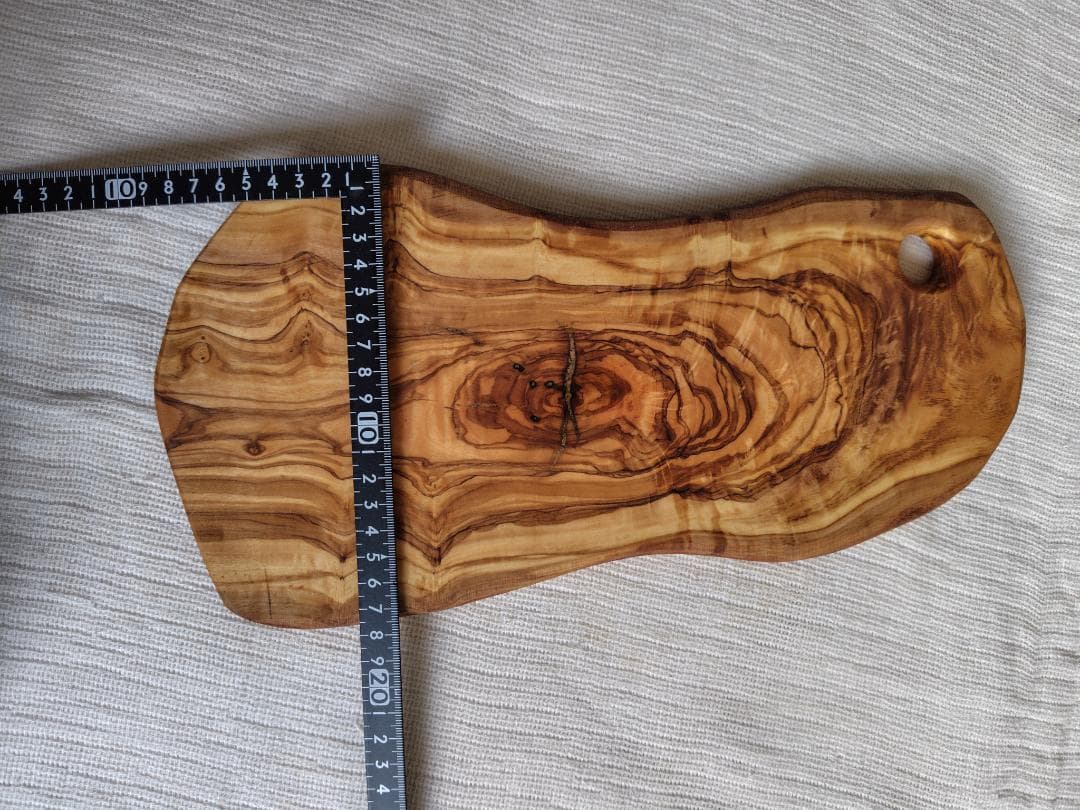 一点物 美しい渦模様 オリーブウッド カッティングボード 約35cm