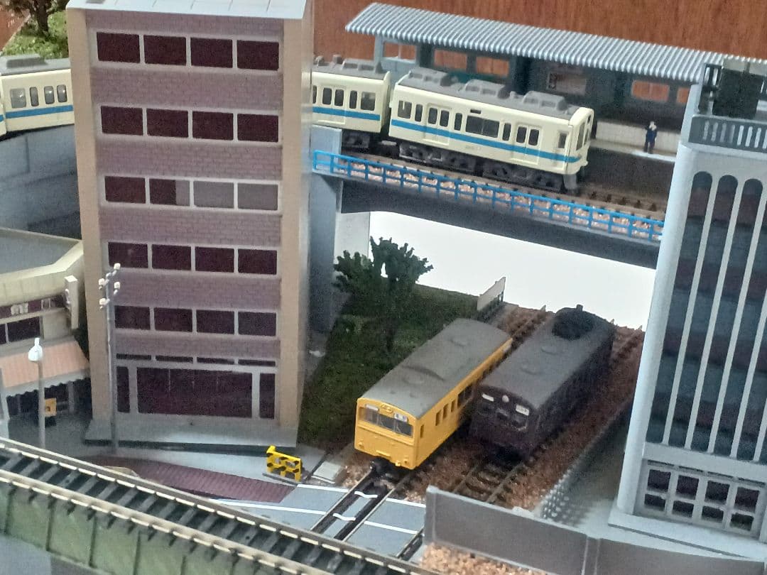 Nゲージ　走行可能・照明付きジオラマ(アクリルカバー付き)