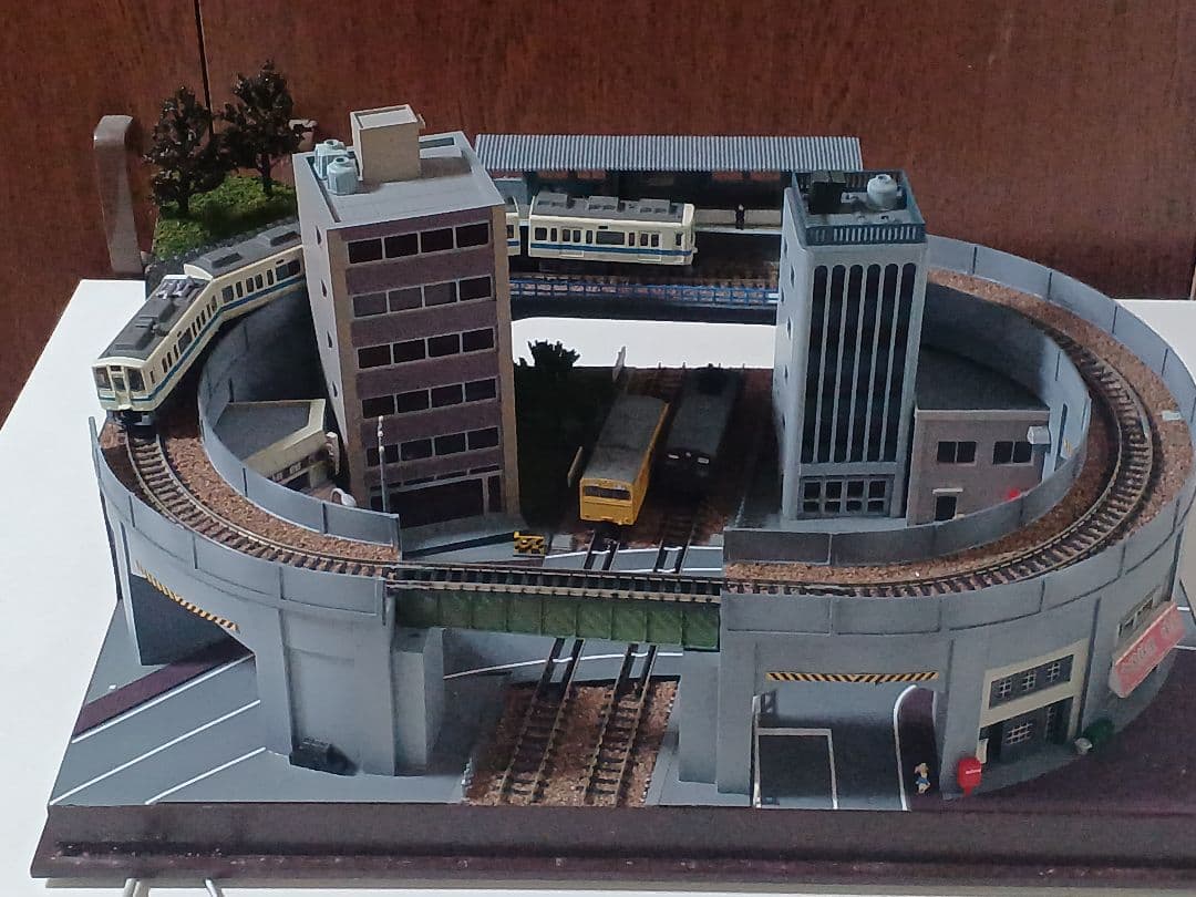 Nゲージ　走行可能・照明付きジオラマ(アクリルカバー付き)