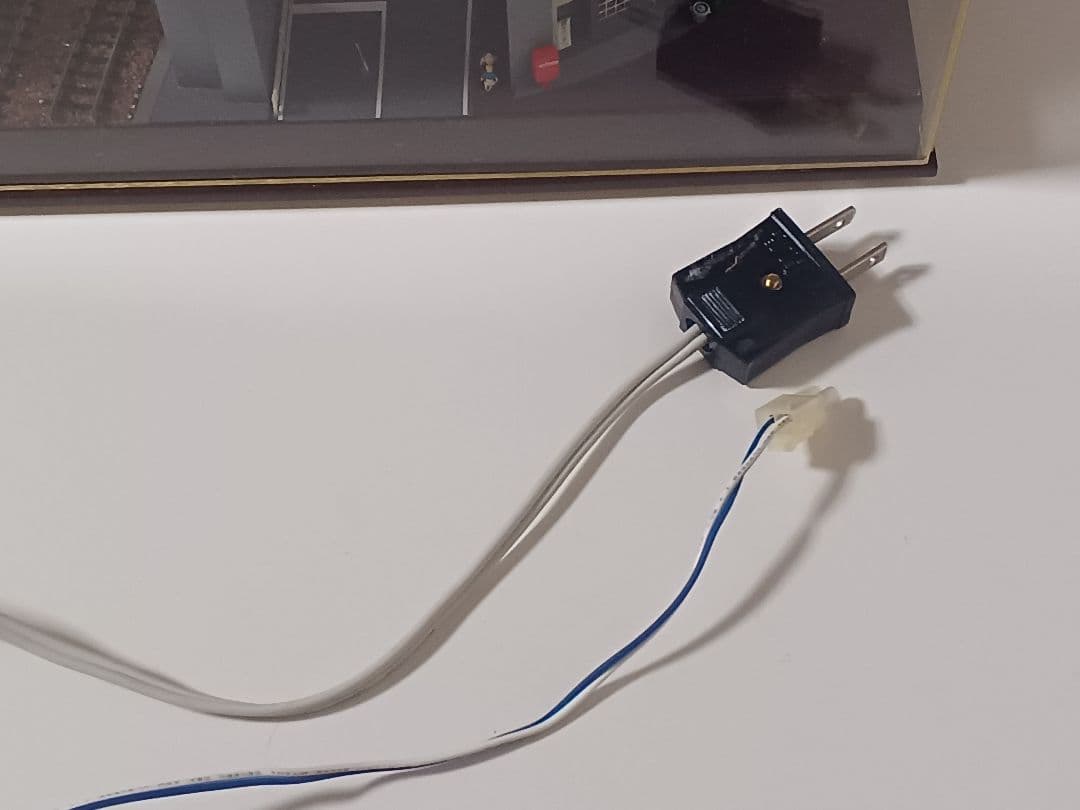 Nゲージ　走行可能・照明付きジオラマ(アクリルカバー付き)