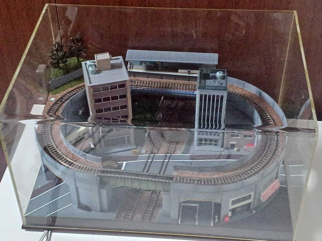 Nゲージ　走行可能・照明付きジオラマ(アクリルカバー付き)