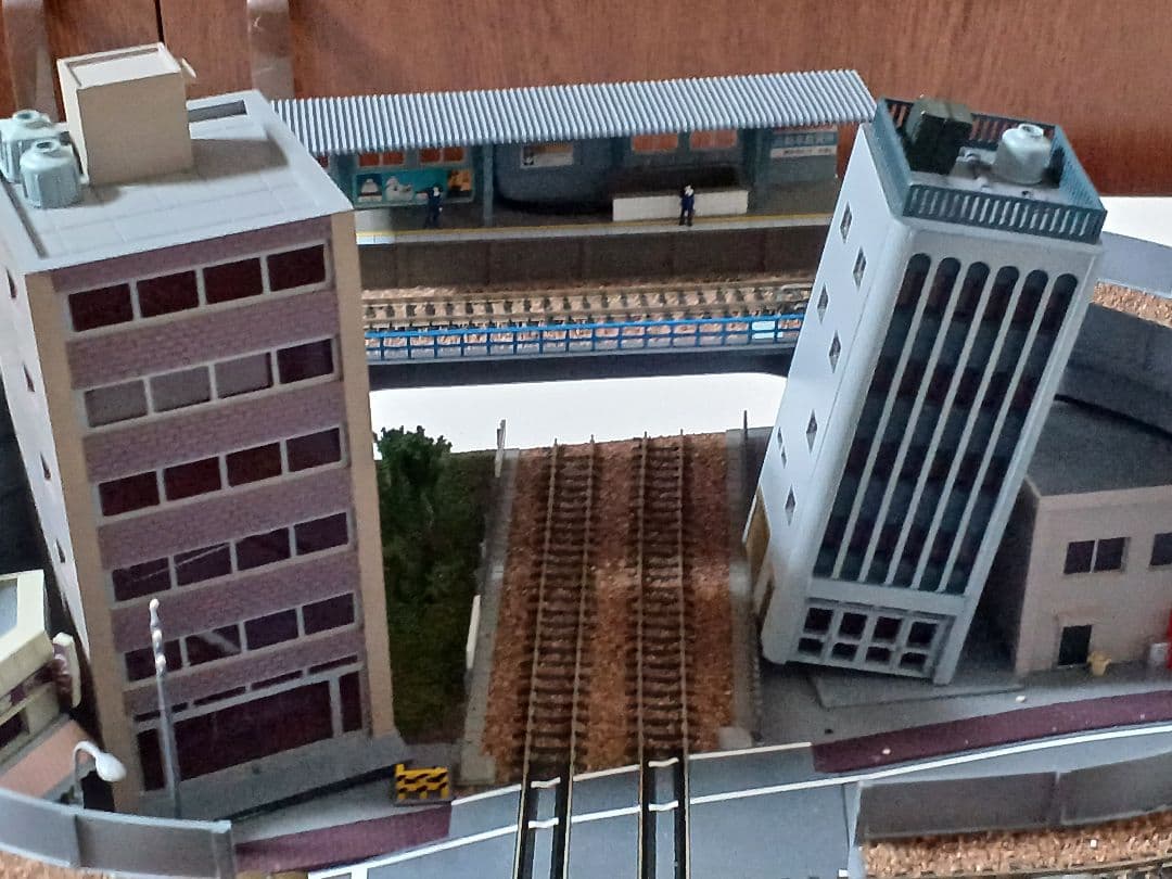 Nゲージ　走行可能・照明付きジオラマ(アクリルカバー付き)