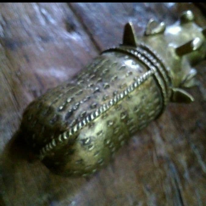 アフリカ　トーゴ共和国　新品　ハンドメイド真鍮　アニマル　サイ