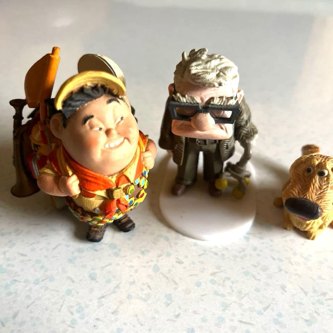 カールじいさんの空とぶ家カール・フレドリクセン・ラッセル・ダグ フィギュアセット
