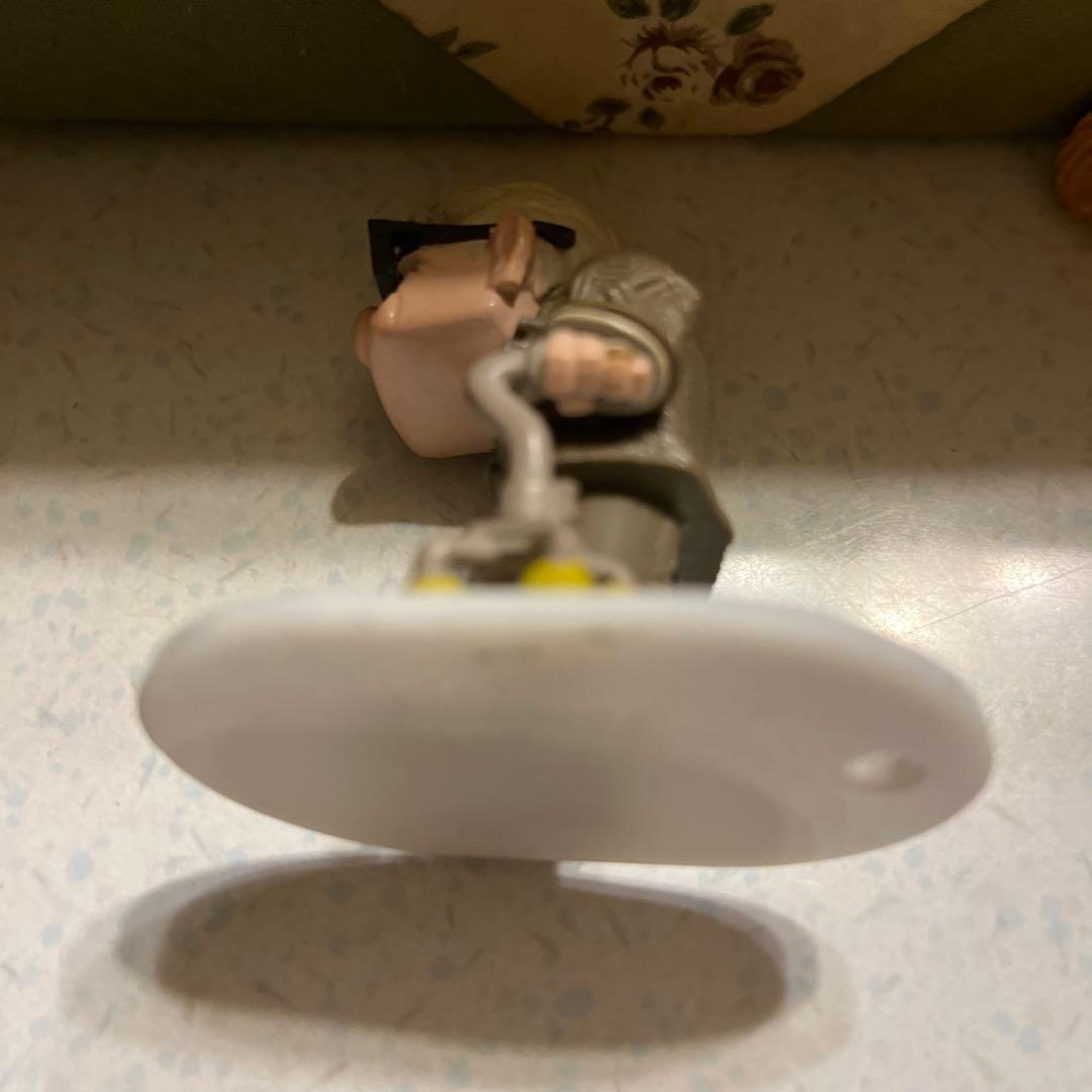 カールじいさんの空とぶ家カール・フレドリクセン・ラッセル・ダグ フィギュアセット