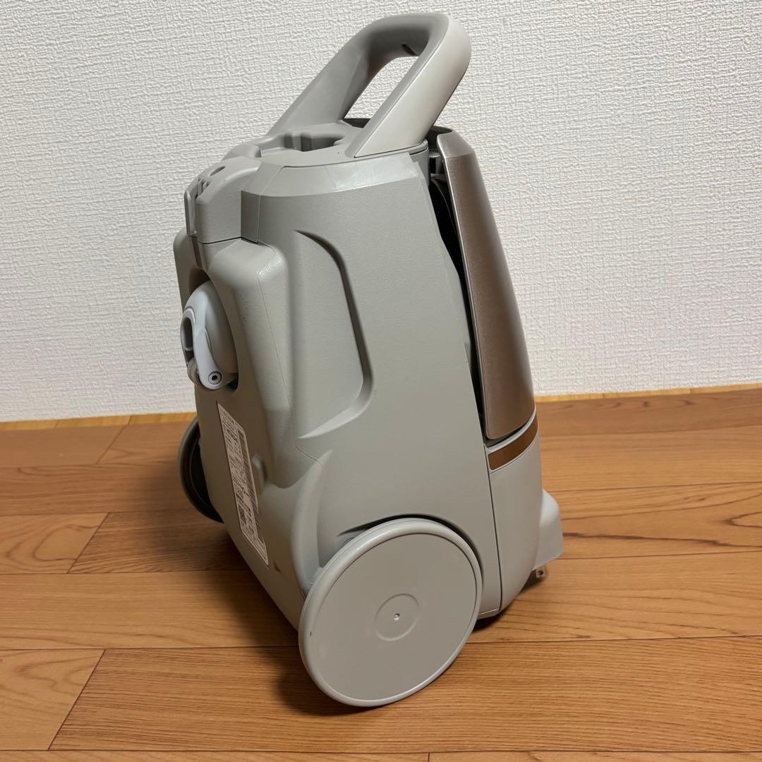【美品】2023年日本製掃除機　日立CV-KP90K 紙パック掃除機