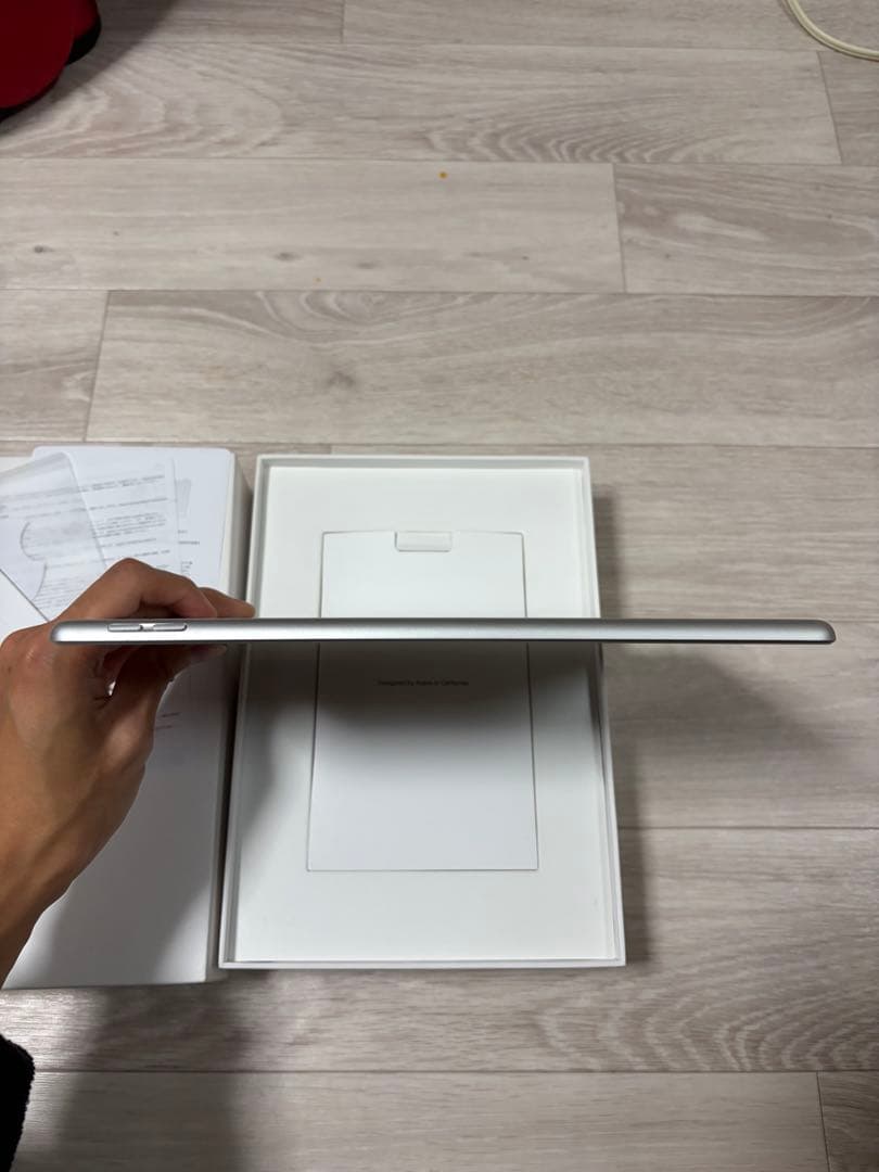 iPad 8 32GB シルバー WiFiモデル A2270 MYLA2J/A