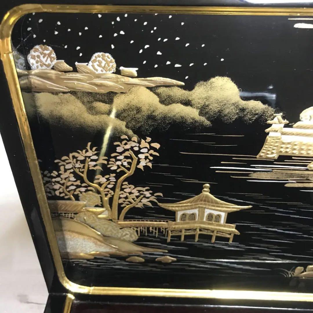 金莳絵の漆台