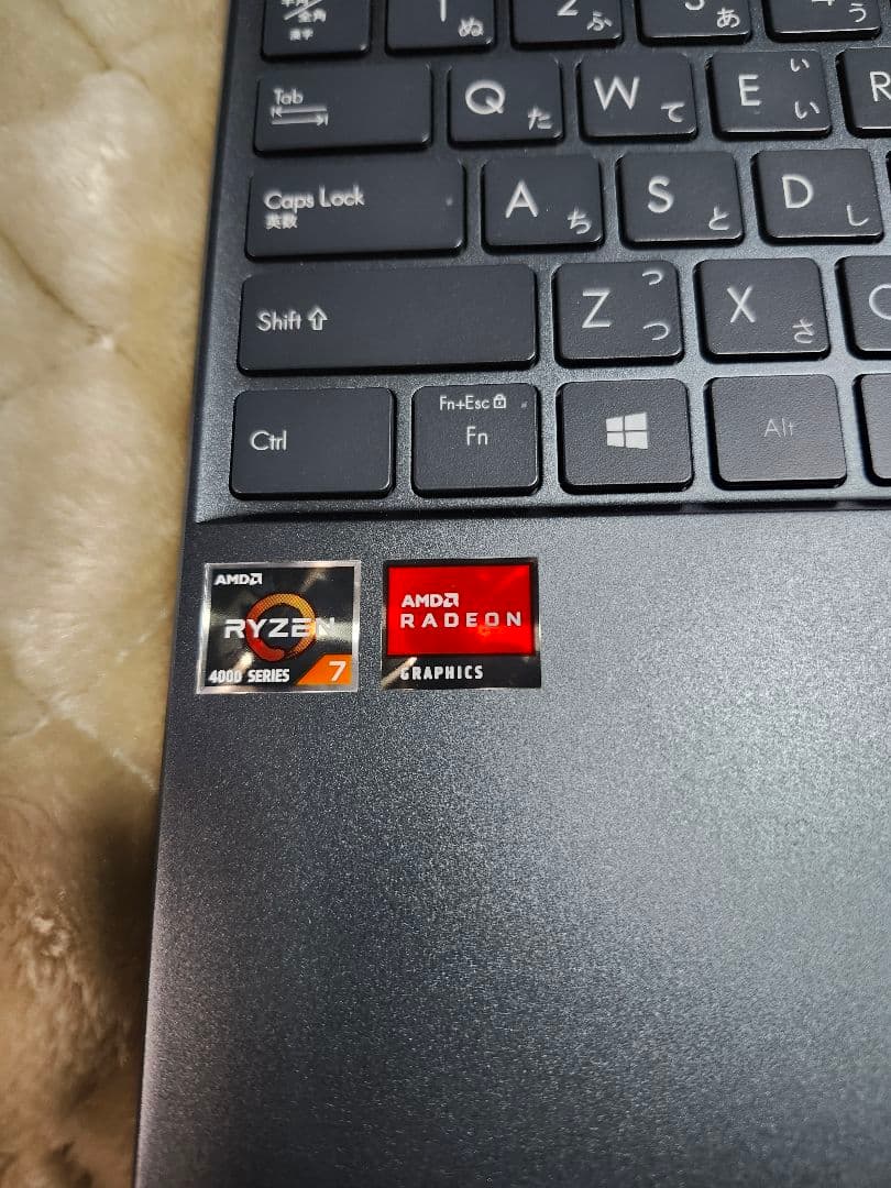 【売り切り】ASUS ZenBook 14インチ UM425IA 外装傷なし