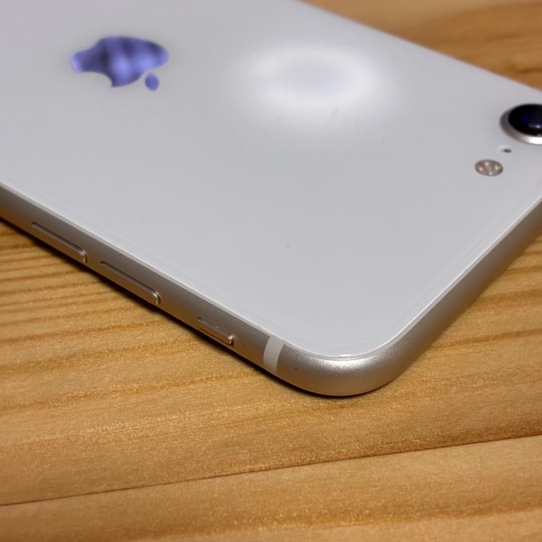 yy17280D バッテリー新品　iPhoneSE第3世代64GB S