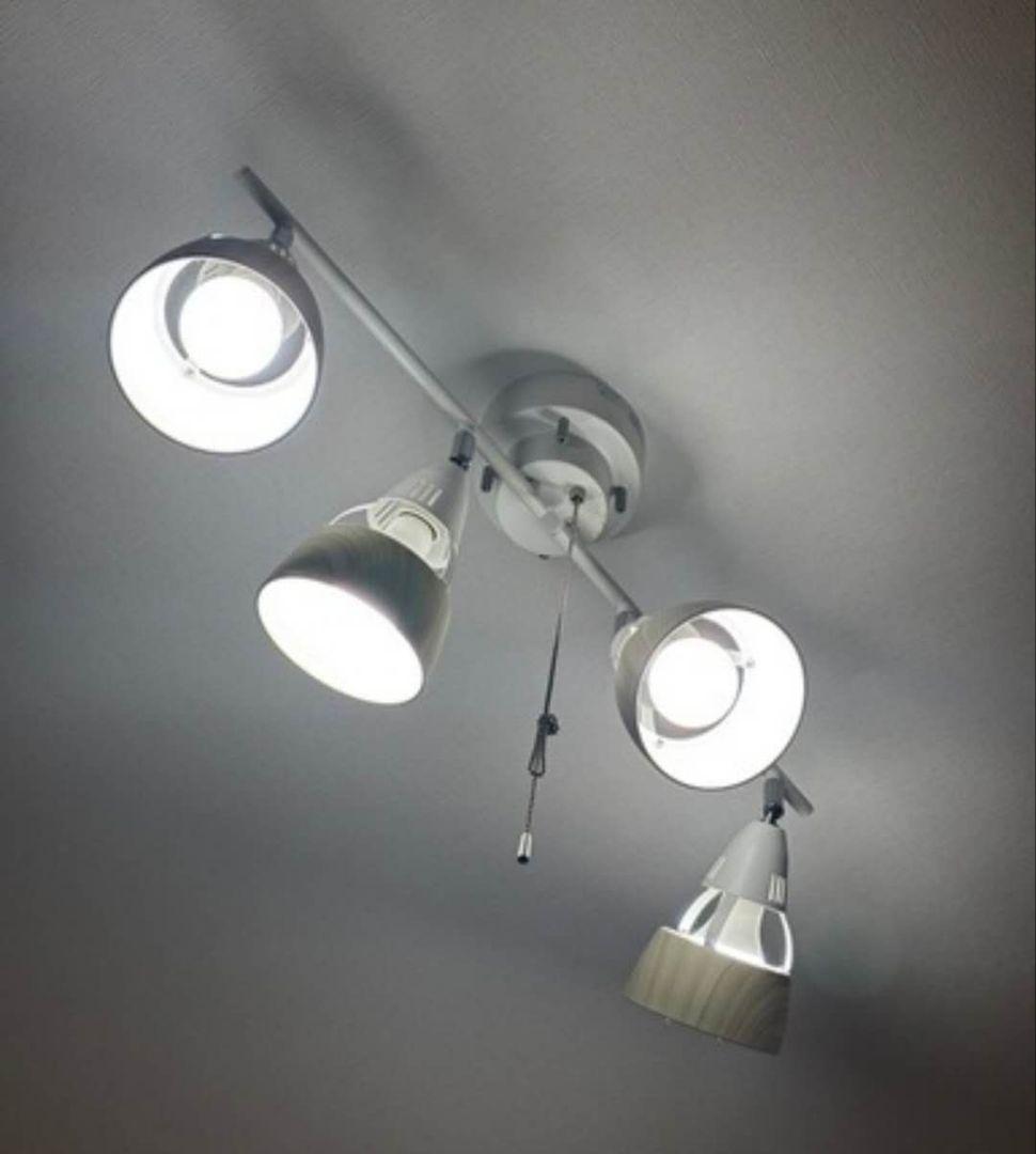 天井照明　LEDシーリングライト 4灯　　スチールに塗装工芸と木目調、北欧風