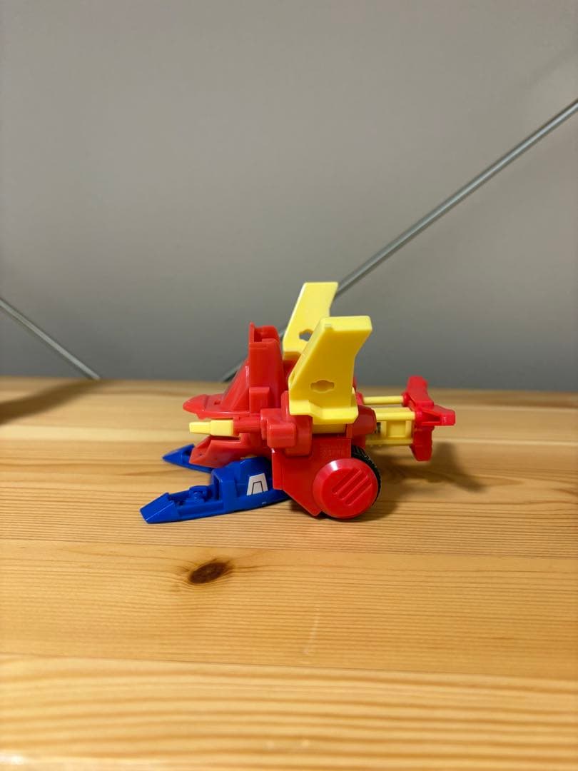 ビーダマン2体＋胴体パーツ1点