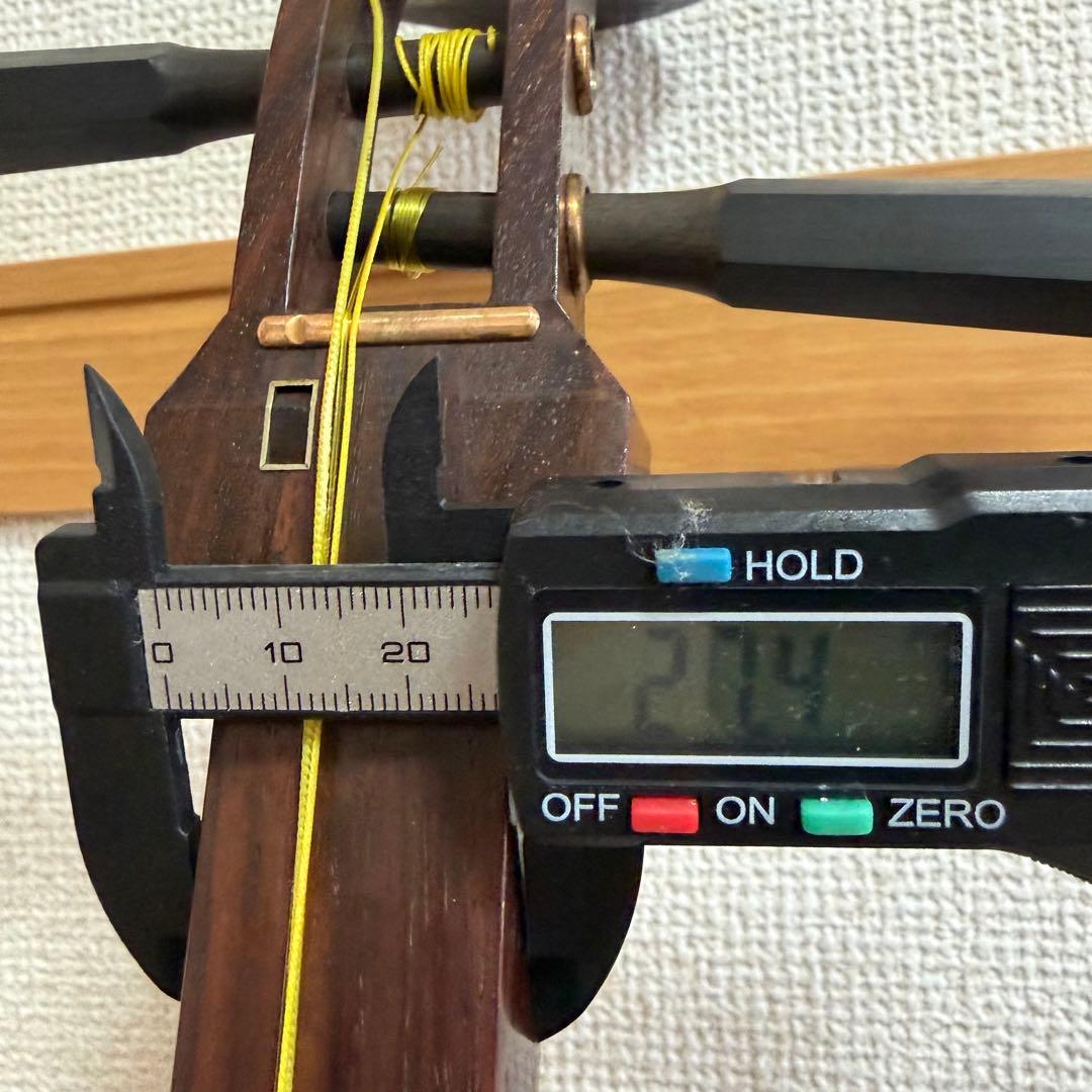 三味線 中棹　紫檀 丸打胴 和楽器　東さわり　ハードケース付き　付属品あり