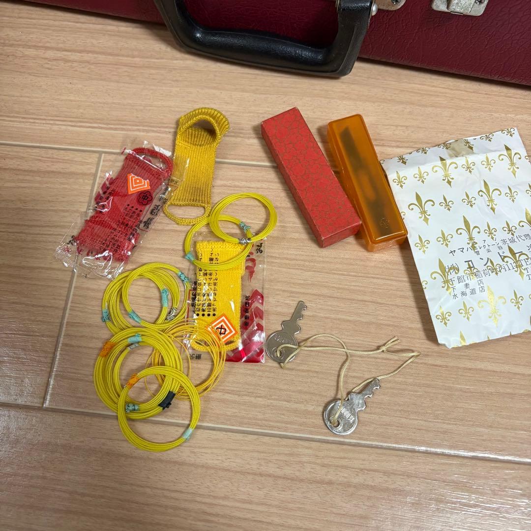 三味線 中棹　紫檀 丸打胴 和楽器　東さわり　ハードケース付き　付属品あり