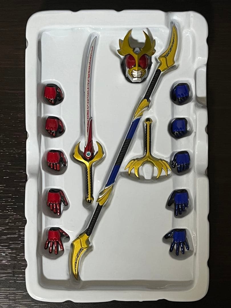 S.H.Figuarts（真骨彫製法） 仮面ライダーアギト トリニティフォーム