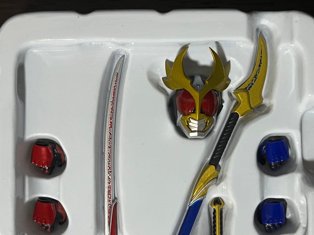 S.H.Figuarts（真骨彫製法） 仮面ライダーアギト トリニティフォーム