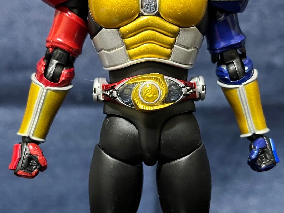 S.H.Figuarts（真骨彫製法） 仮面ライダーアギト トリニティフォーム