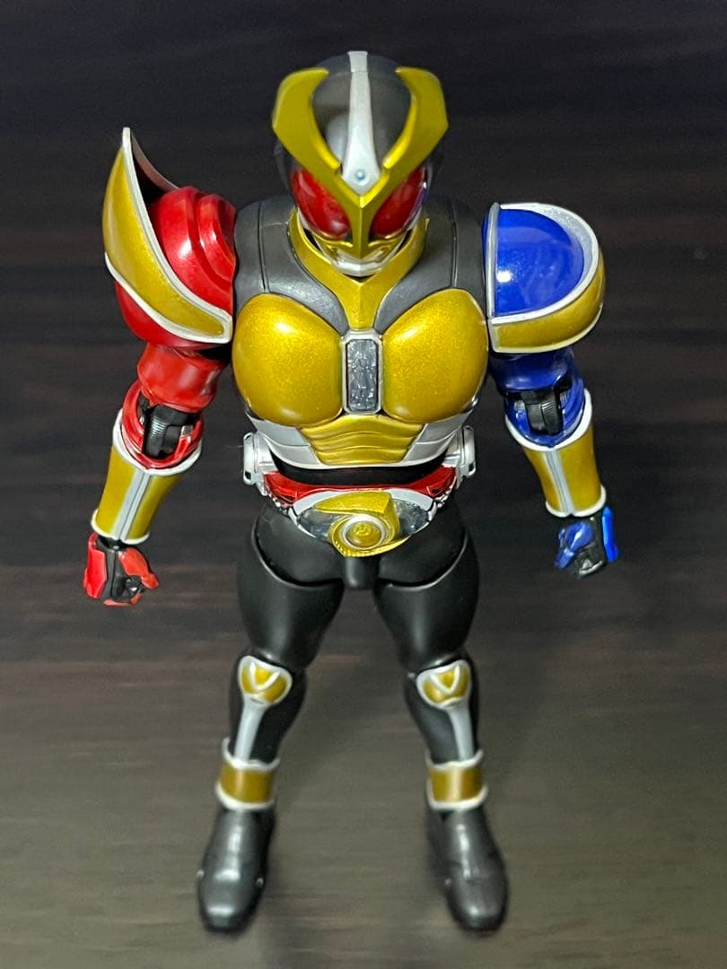 S.H.Figuarts（真骨彫製法） 仮面ライダーアギト トリニティフォーム