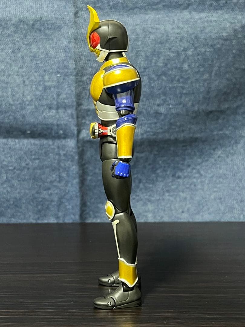 S.H.Figuarts（真骨彫製法） 仮面ライダーアギト トリニティフォーム