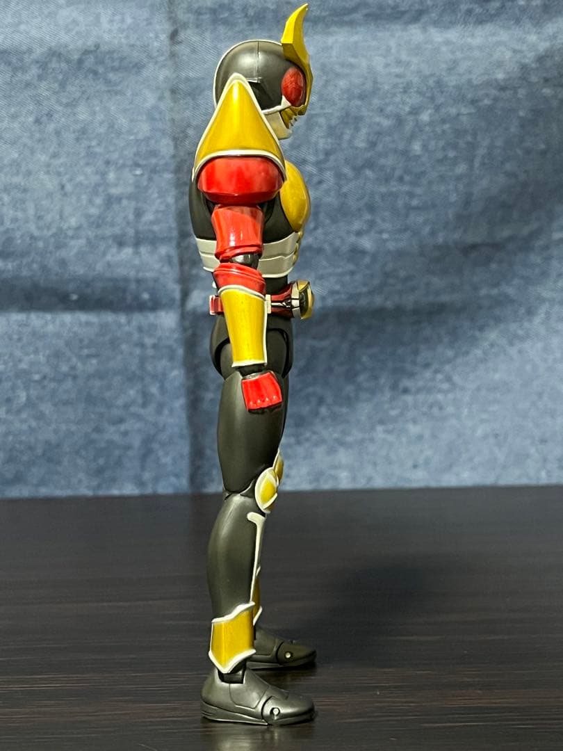 S.H.Figuarts（真骨彫製法） 仮面ライダーアギト トリニティフォーム