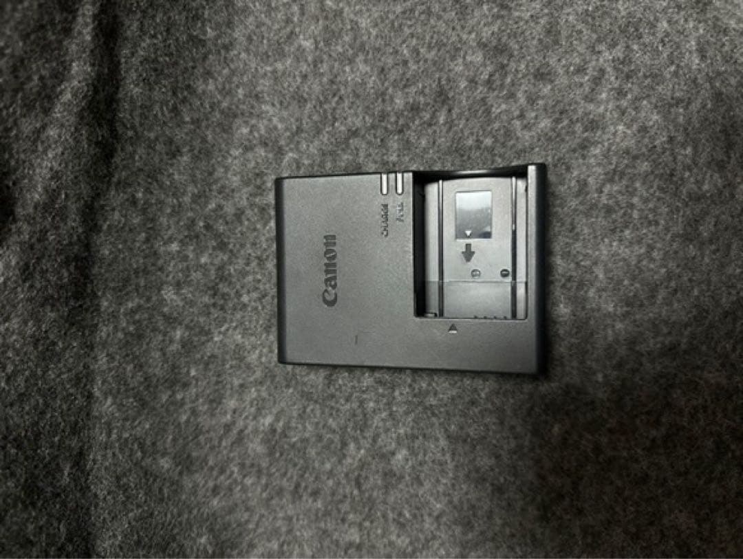 【 明日までSALE】Canon ミラーレス一眼カメラ EOS R100