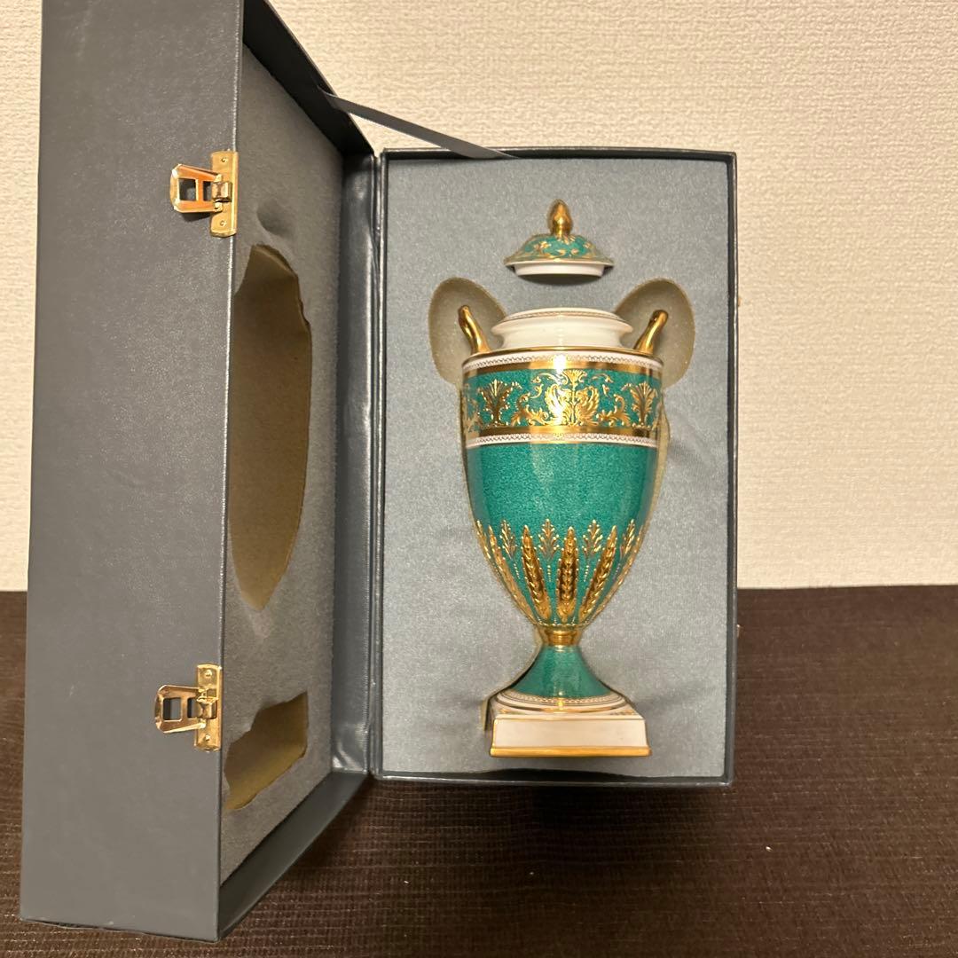 ウェッジウッド　コロンビア　パウダーグリーン　シャグリーン　フラワーベース