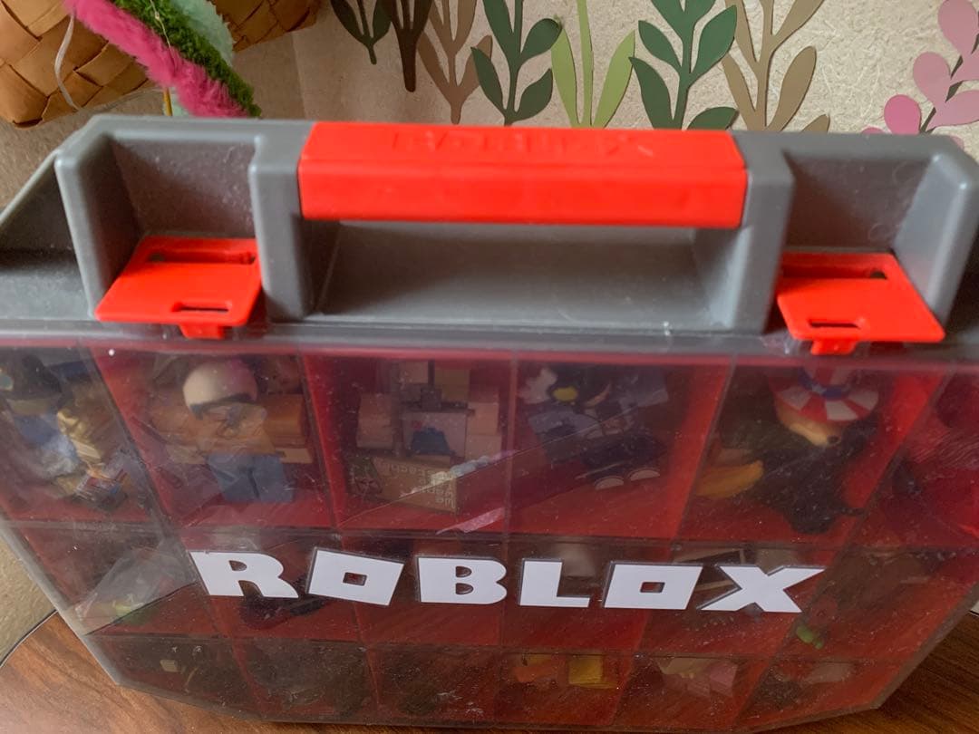 ROBLOX フィギュア 収納ケース付き 56体セット+accessories