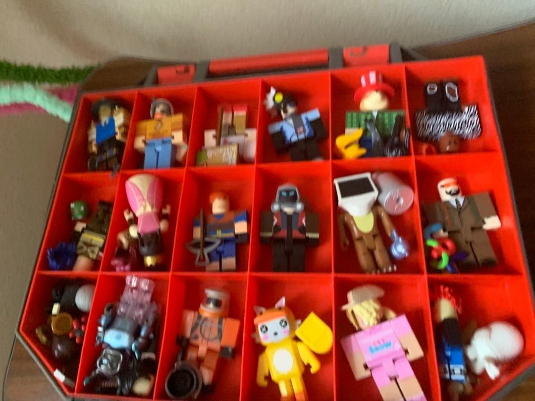 ROBLOX フィギュア 収納ケース付き 56体セット+accessories