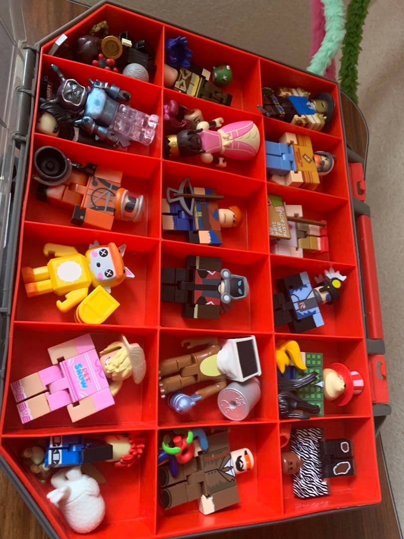 ROBLOX フィギュア 収納ケース付き 56体セット+accessories